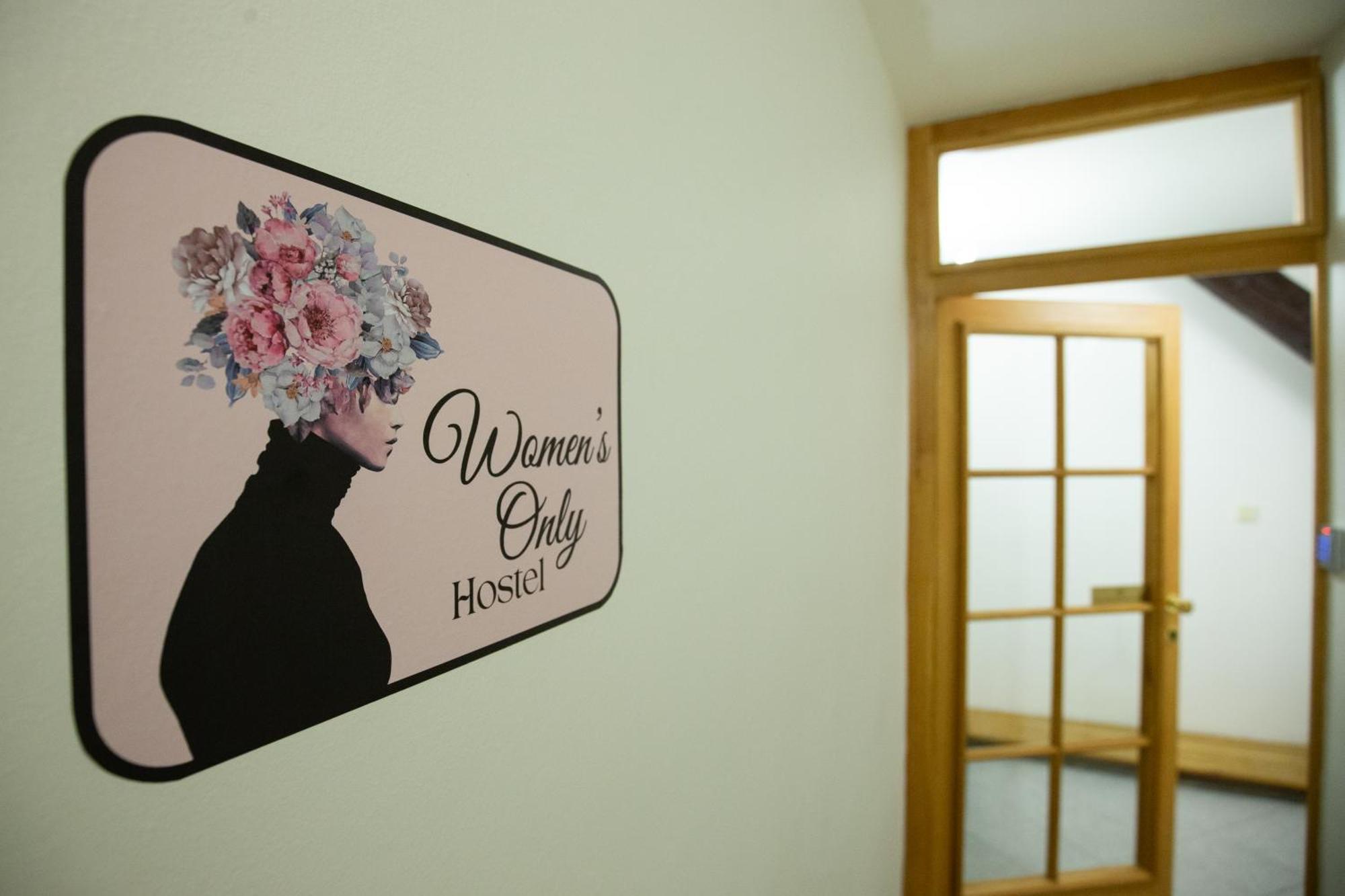Women's Only - Female Only * Praha